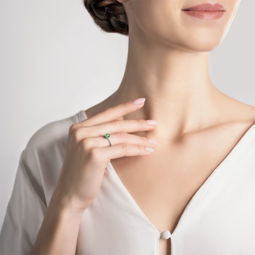 Pierścionek zaręczynowy The Journey: białe złoto, szmaragd